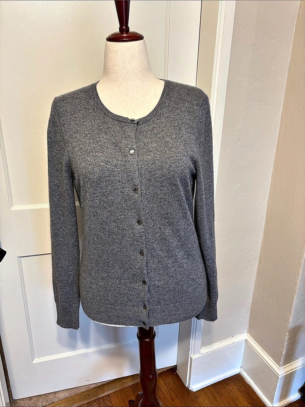 Ann Taylor 100% 40Cashmere Gray Cardigan Like New
